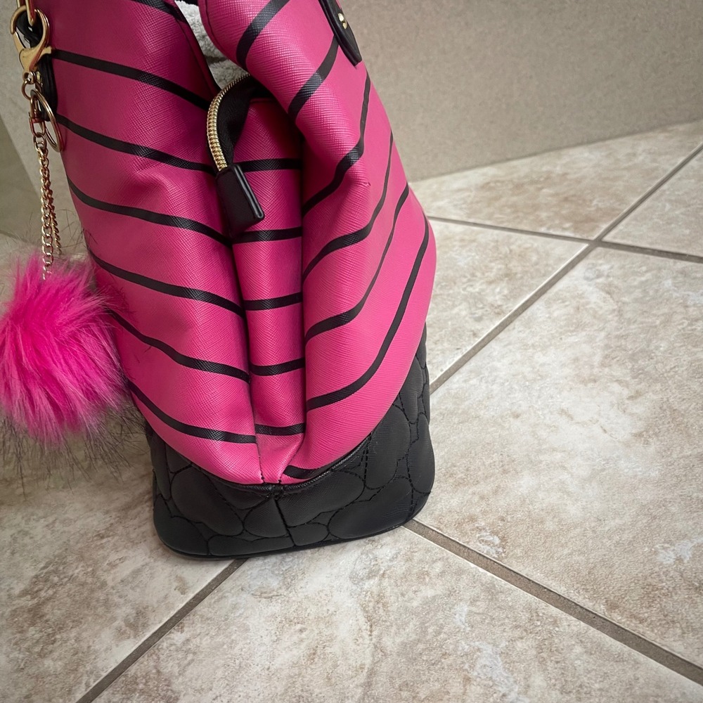 Betsey Johnson Pink Black Striped Satchel Heart Quilted Bow Pom Pom Handbag - Picture 2 of 12